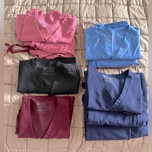(LOT) Figs scrubs Medium Top/Small Petite Bottoms x3. Plus 2 extra scrub tops.
